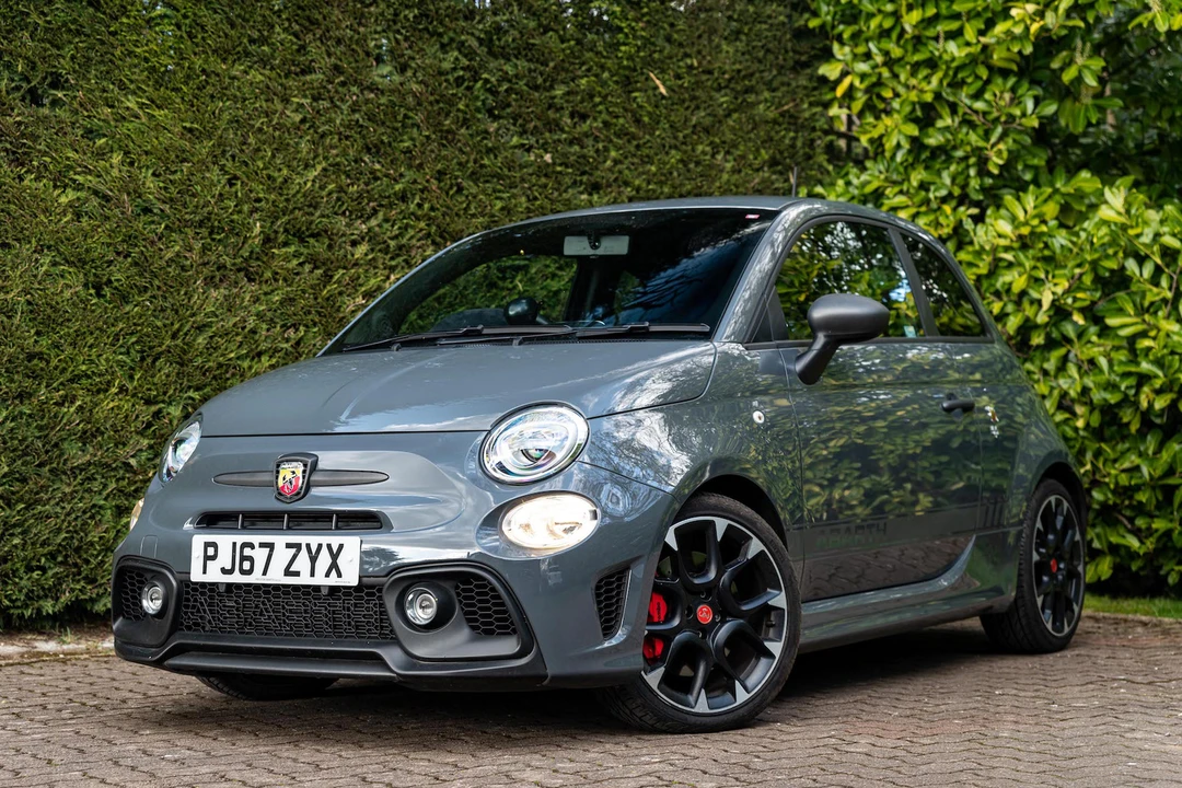 2018 Fiat Abarth 500 - Image 2 of 31