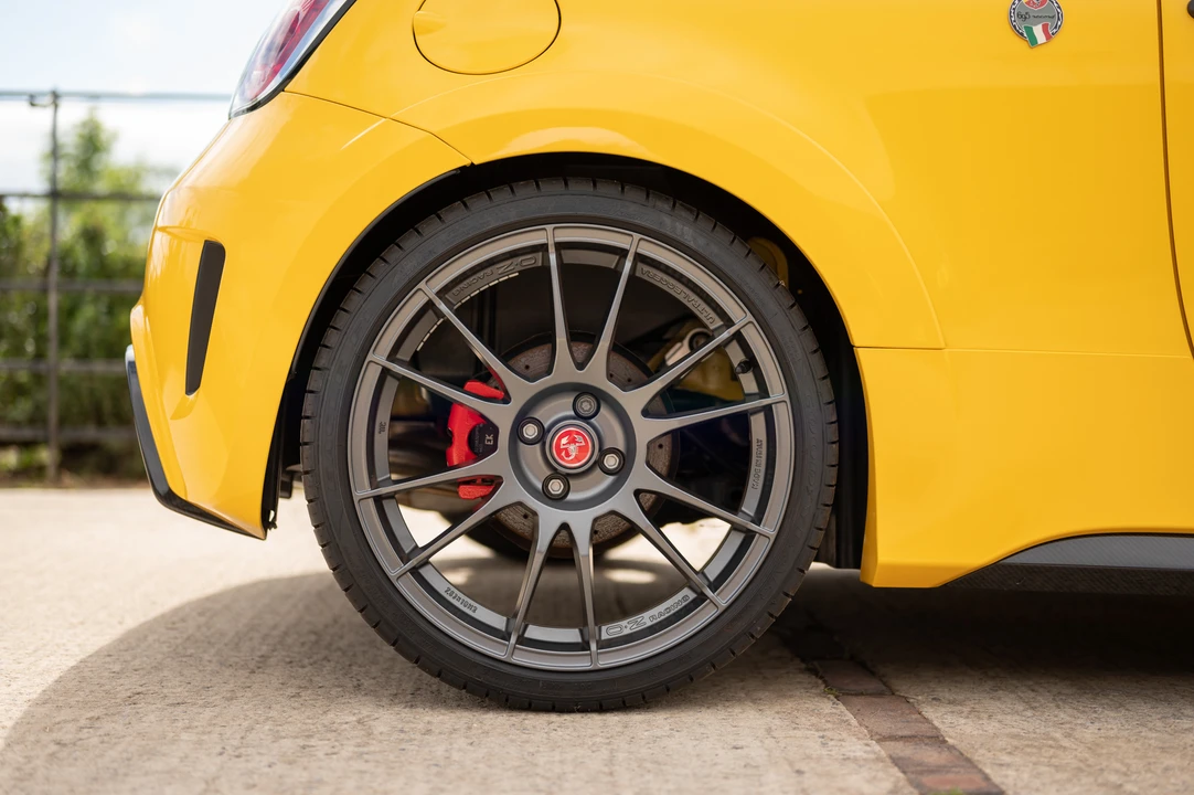 2018 Fiat Abarth 500 - Image 23 of 31