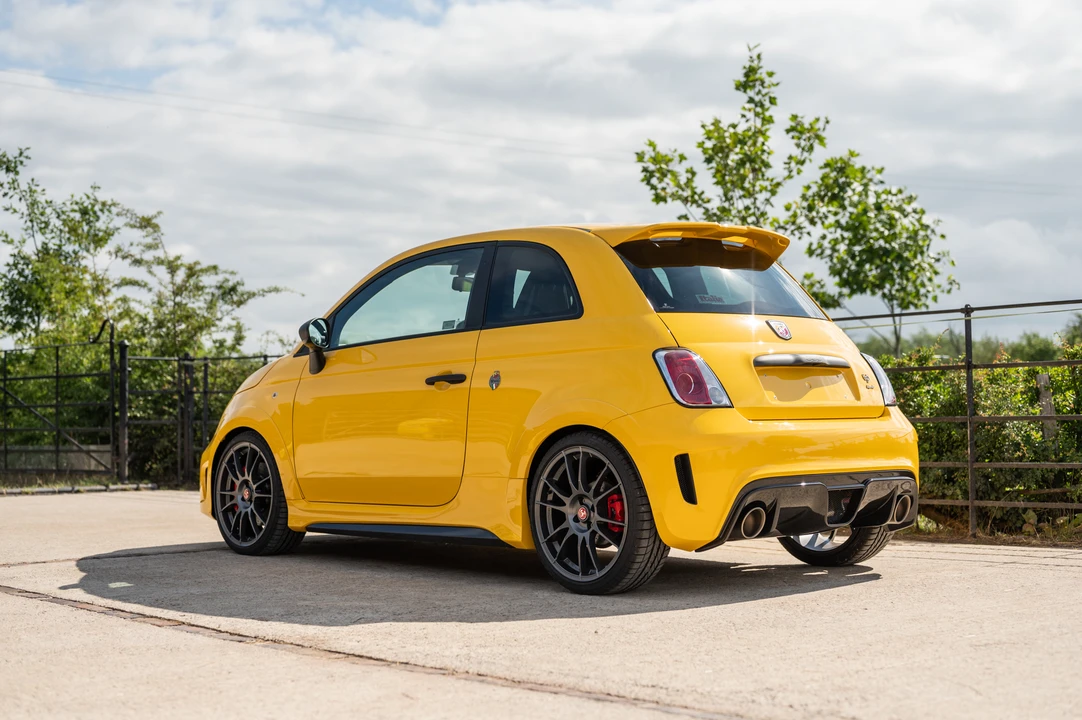 2018 Fiat Abarth 500 - Image 18 of 31