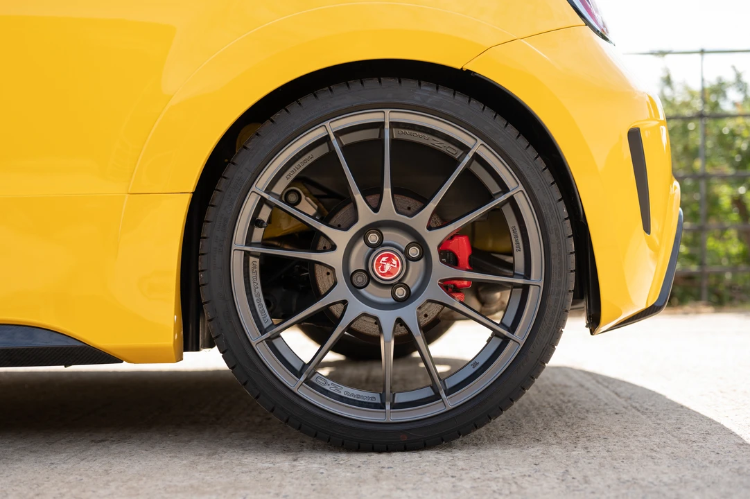 2018 Fiat Abarth 500 - Image 25 of 31