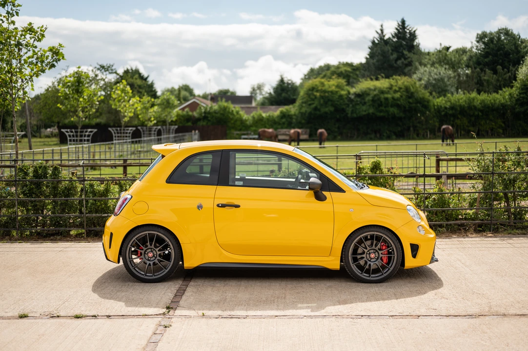 2018 Fiat Abarth 500 - Image 10 of 31