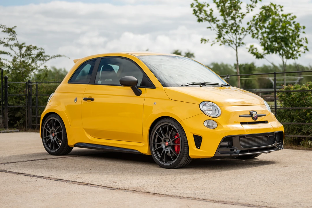 2018 Fiat Abarth 500 - Image 2 of 31