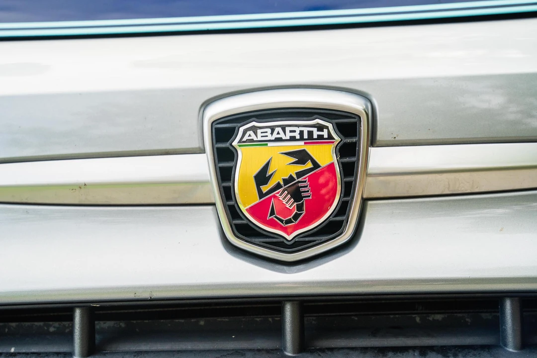 2018 Fiat Abarth 500 - Image 24 of 31