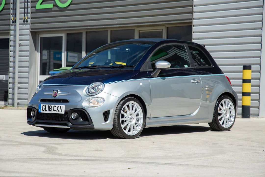 2018 Fiat Abarth 500 - Image 2 of 31
