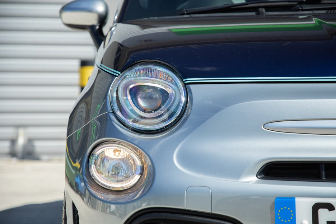 2018 Fiat Abarth 500 - Image 18 of 31