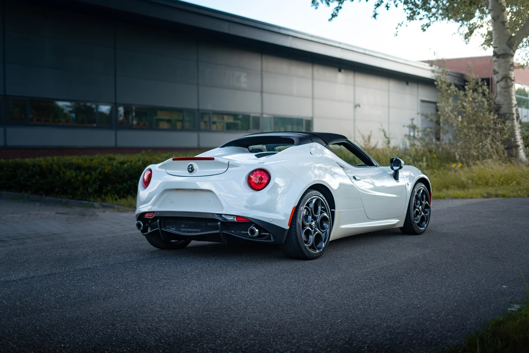 2018 Alfa Romeo 4C Spider - Image 8 of 31