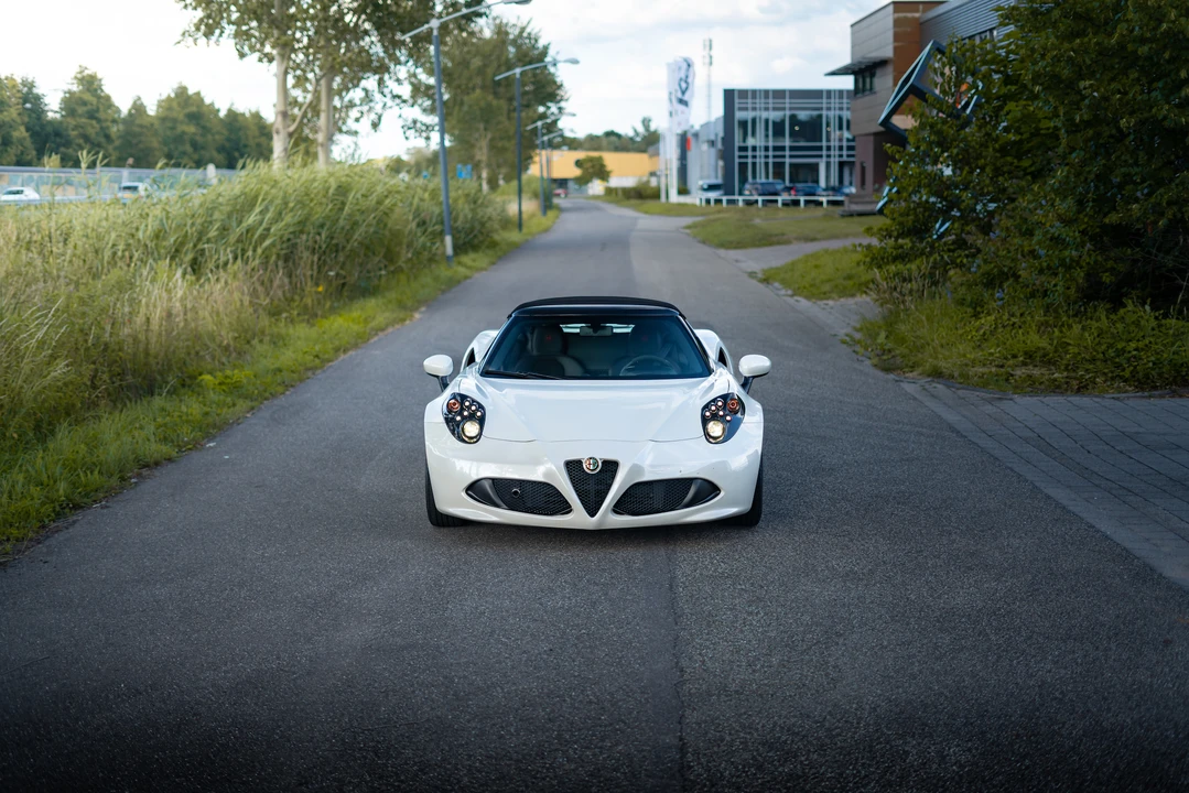 2018 Alfa Romeo 4C Spider - Image 10 of 31