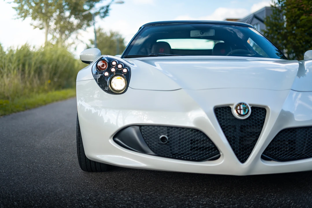 2018 Alfa Romeo 4C Spider - Image 16 of 31