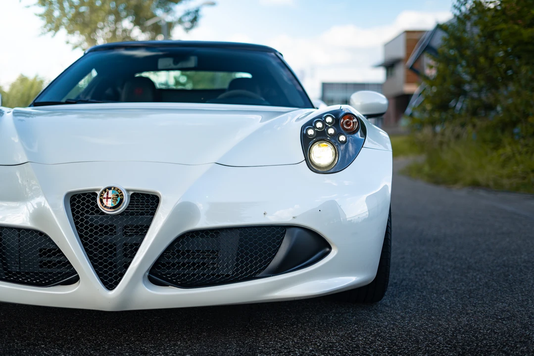 2018 Alfa Romeo 4C Spider - Image 17 of 31