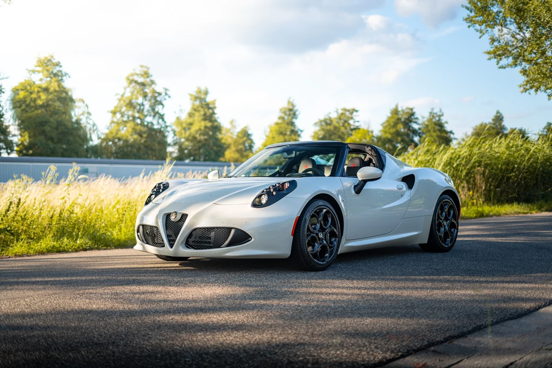 2018 Alfa Romeo 4C Spider - Image 11 of 31