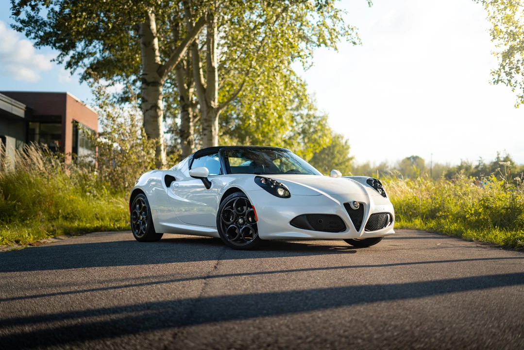 2018 Alfa Romeo 4C Spider - Image 9 of 31