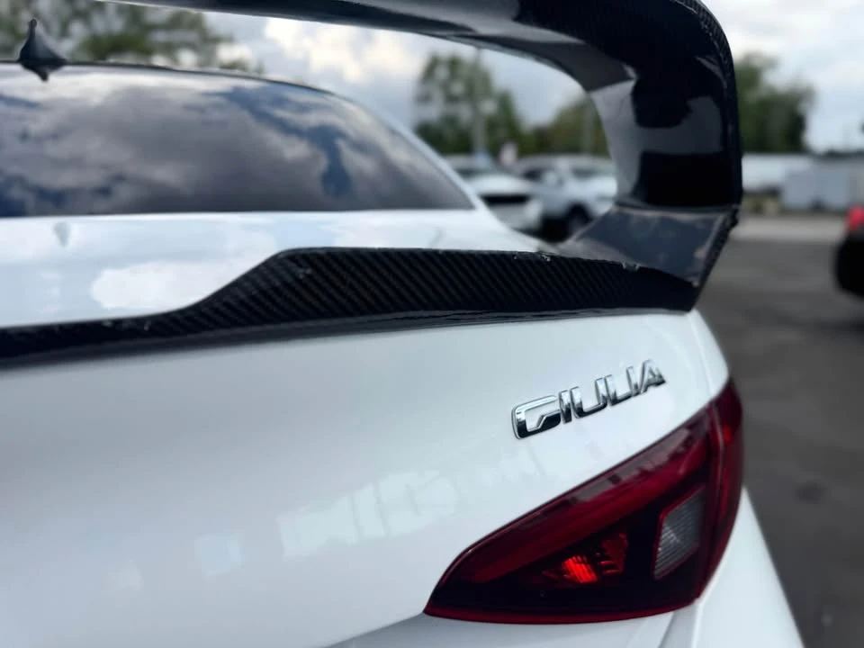 2018 Alfa Romeo Giulia - Image 8 of 10