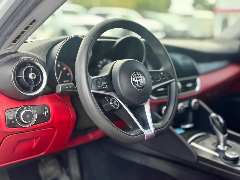 2018 Alfa Romeo Giulia - Image 3 of 10