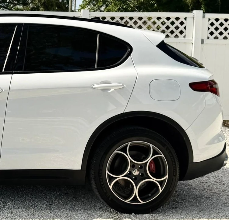 2018 Alfa Romeo Stelvio - Image 19 of 20