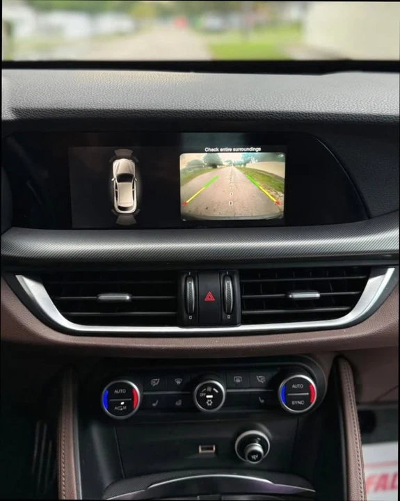 2018 Alfa Romeo Stelvio - Image 10 of 18