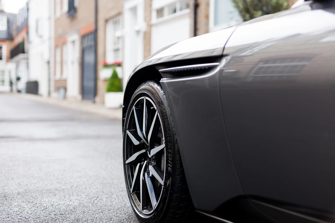 2018 Aston Martin DB11 V8 - Image 26 of 31