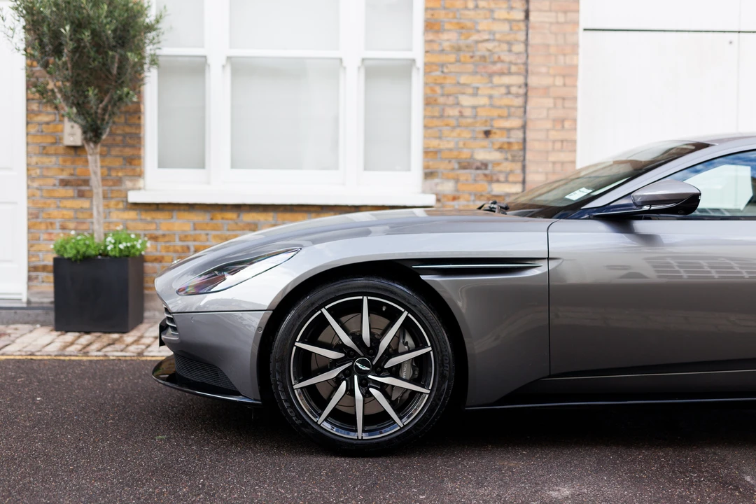 2018 Aston Martin DB11 V8 - Image 29 of 31