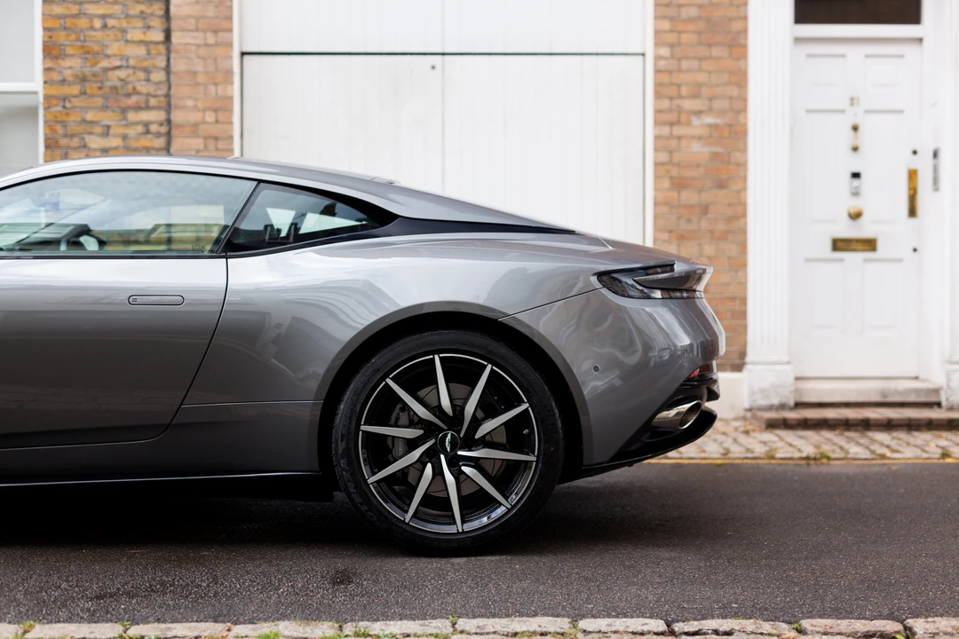 2018 Aston Martin DB11 V8 - Image 16 of 31