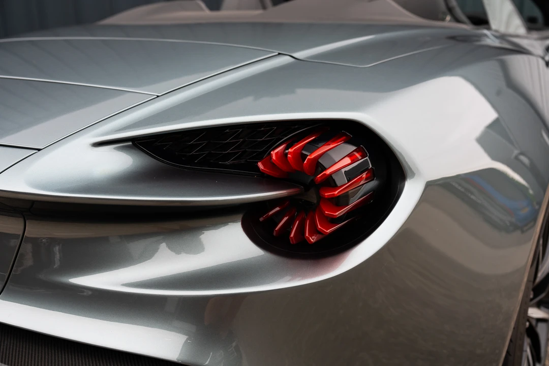 2018 Aston Martin Vanquish 2nd Gen - Image 22 of 31