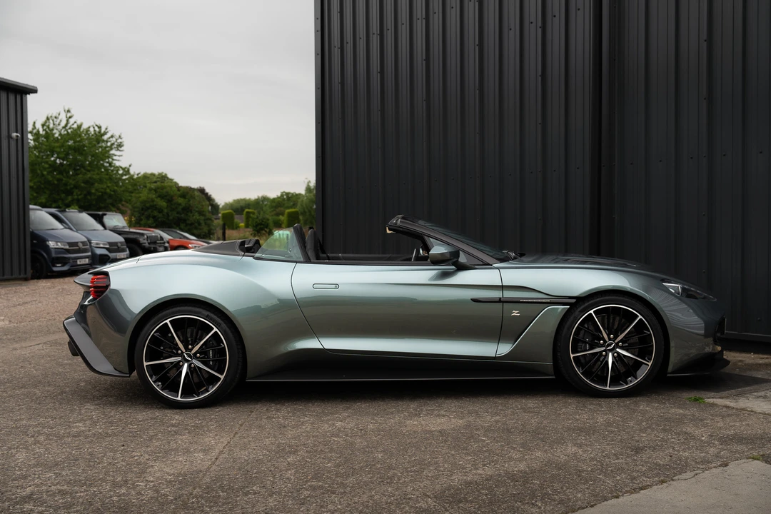 2018 Aston Martin Vanquish 2nd Gen - Image 9 of 31