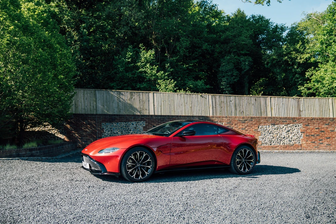 2018 Aston Martin V12 Vantage (2010-2018) - Image 5 of 31