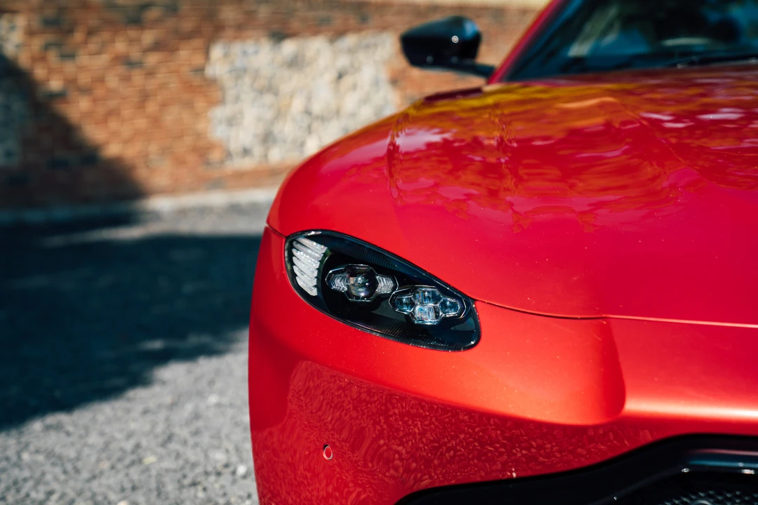 2018 Aston Martin V12 Vantage (2010-2018) - Image 24 of 31