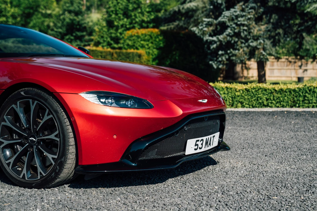 2018 Aston Martin V12 Vantage (2010-2018) - Image 28 of 31