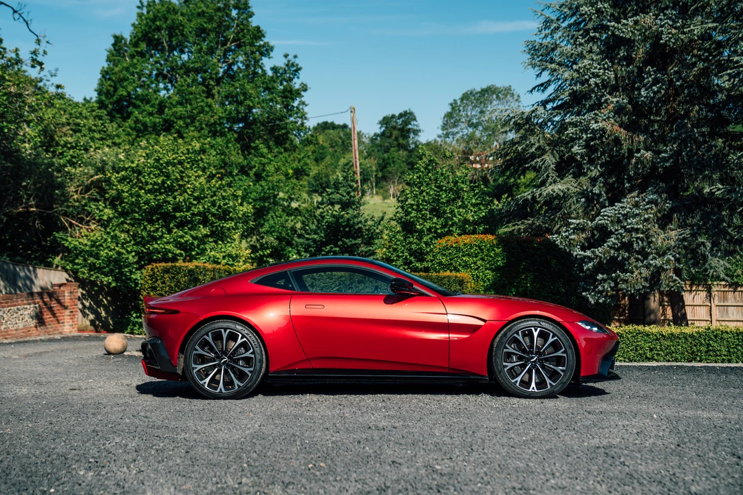 2018 Aston Martin V12 Vantage (2010-2018) - Image 29 of 31