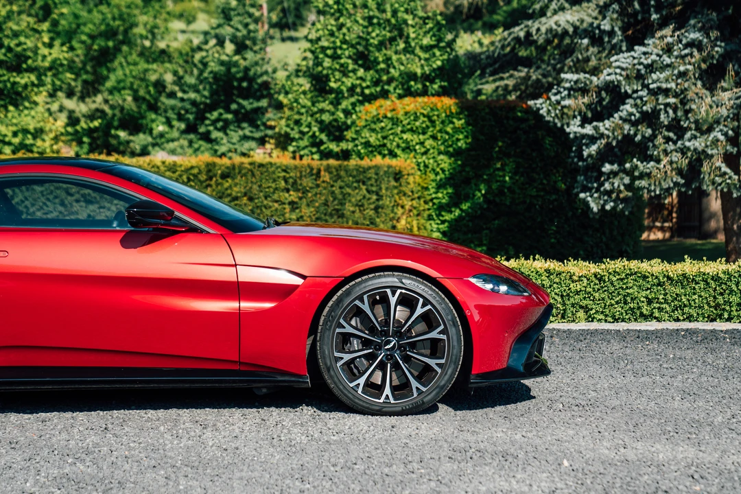 2018 Aston Martin V12 Vantage (2010-2018) - Image 31 of 31