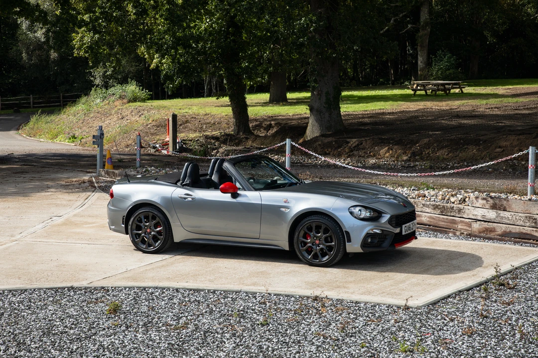 2018 Fiat 124 Spider - Image 9 of 31