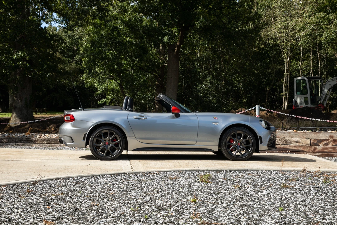 2018 Fiat 124 Spider - Image 11 of 31