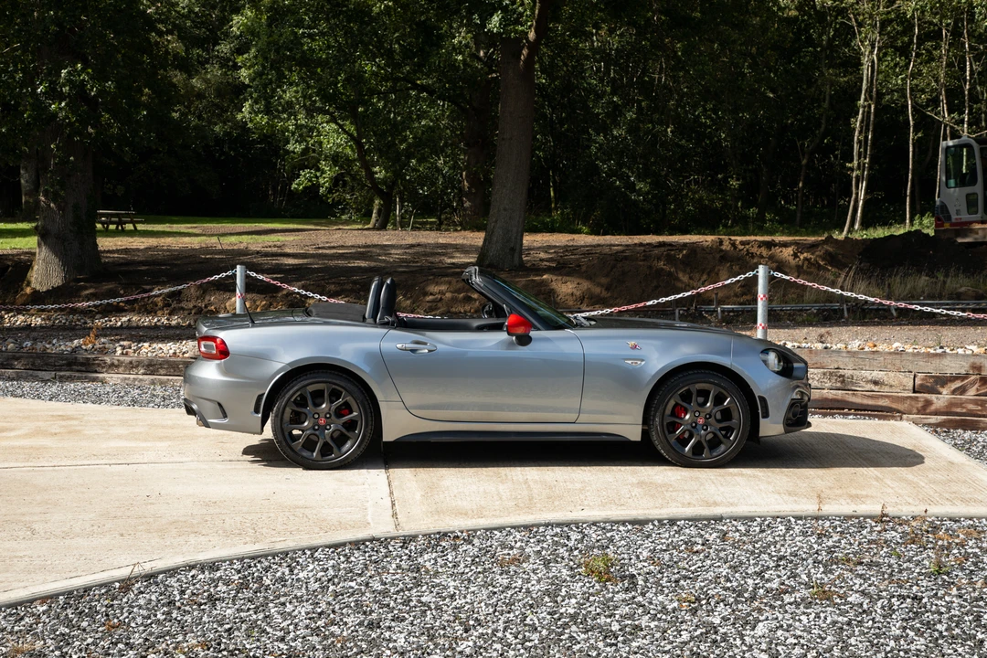 2018 Fiat 124 Spider - Image 8 of 31