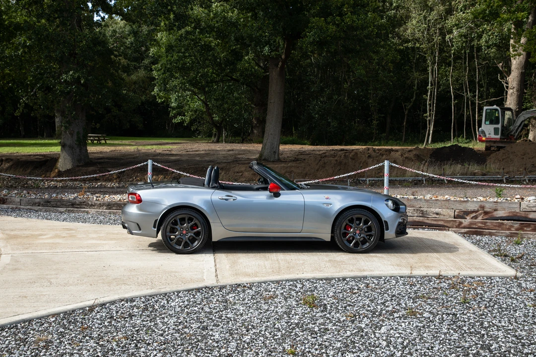 2018 Fiat 124 Spider - Image 12 of 31