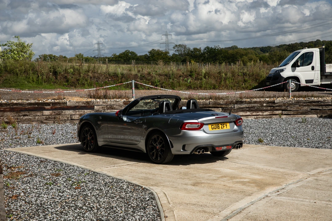 2018 Fiat 124 Spider - Image 16 of 31