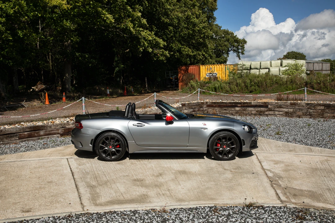 2018 Fiat 124 Spider - Image 20 of 31