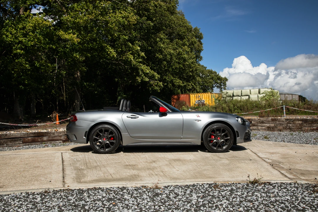 2018 Fiat 124 Spider - Image 22 of 31