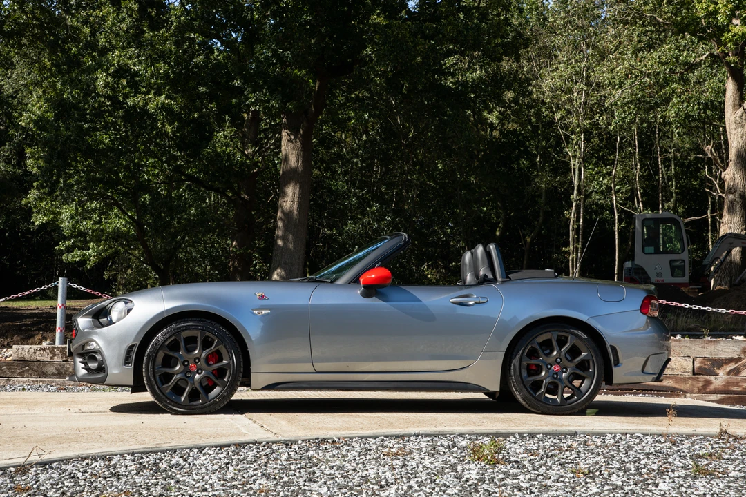 2018 Fiat 124 Spider - Image 23 of 31