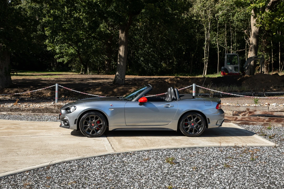 2018 Fiat 124 Spider - Image 24 of 31