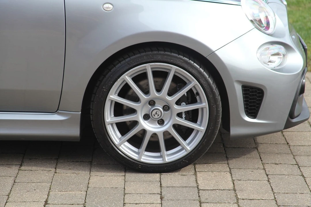 2018 Abarth - Image 15 of 30