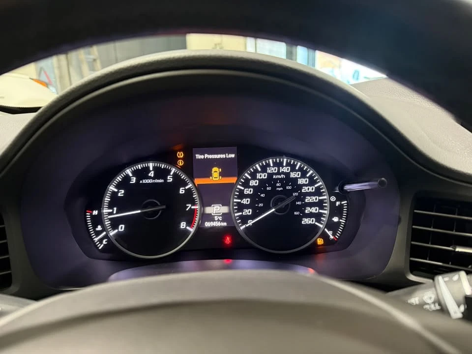 2018 Acura ILX - Image 9 of 16