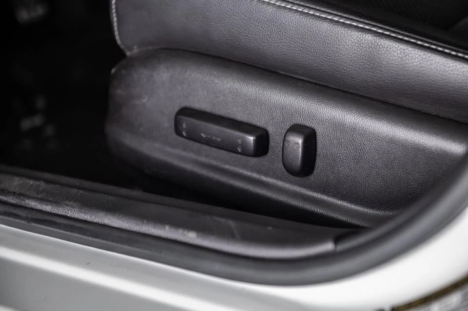 2018 Acura ILX - Image 14 of 20