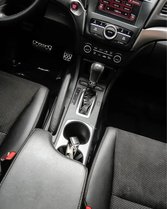 2018 Acura ILX - Image 9 of 16