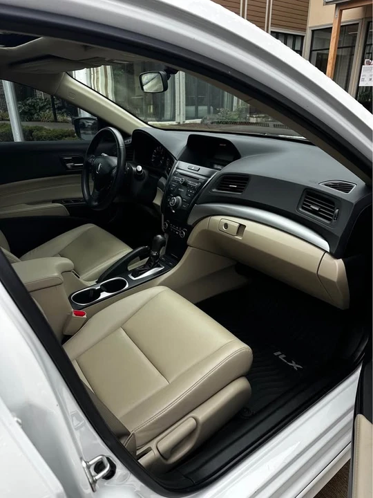 2018 Acura ILX - Image 10 of 12