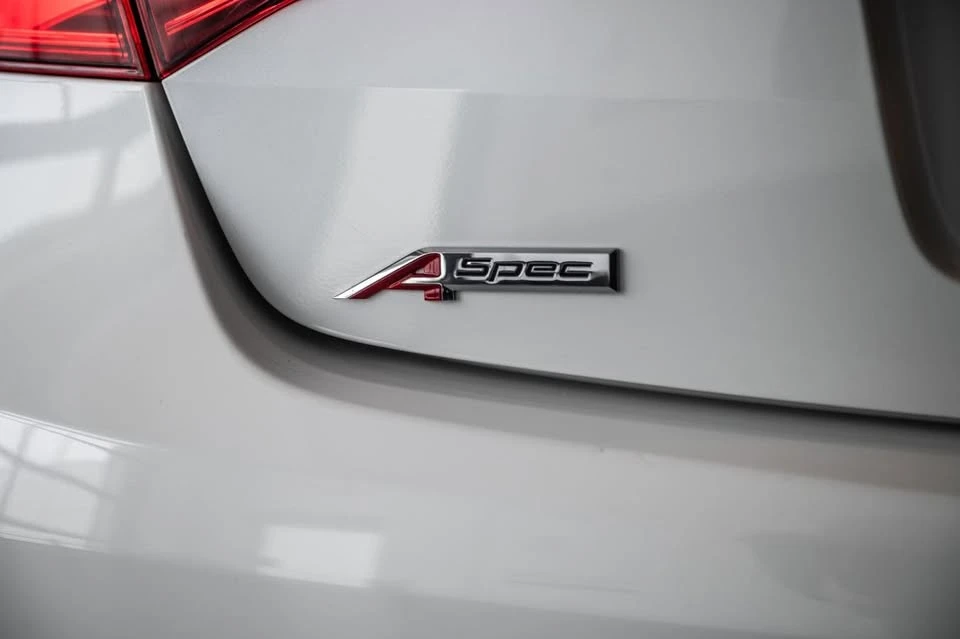 2018 Acura ILX - Image 9 of 20