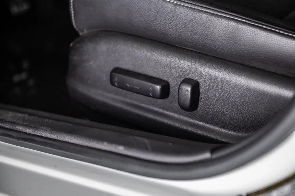 2018 Acura ILX - Image 14 of 20
