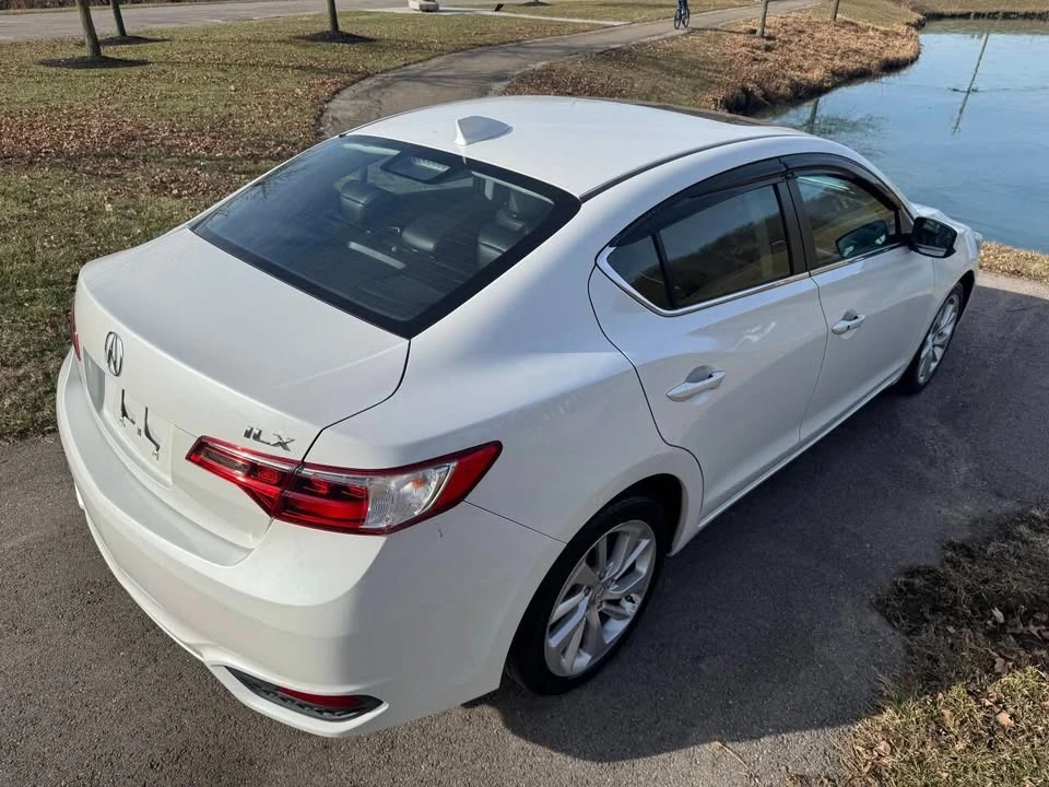 2018 Acura ILX - Image 9 of 20