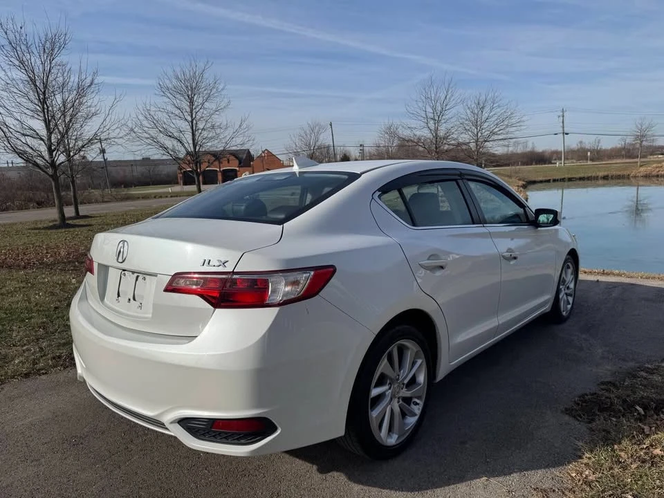 2018 Acura ILX - Image 8 of 20