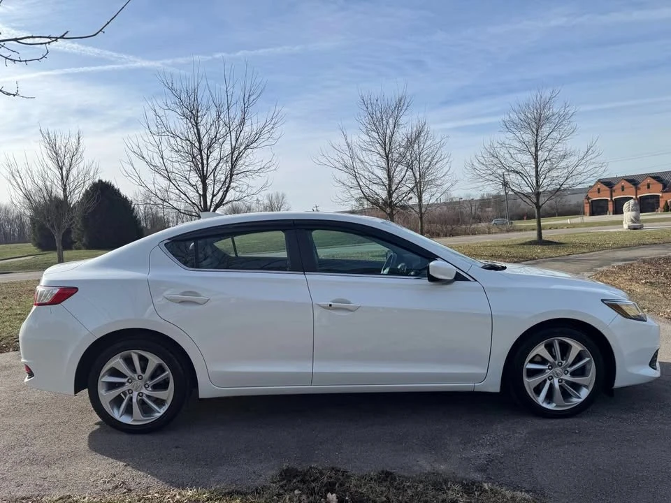 2018 Acura ILX - Image 10 of 20