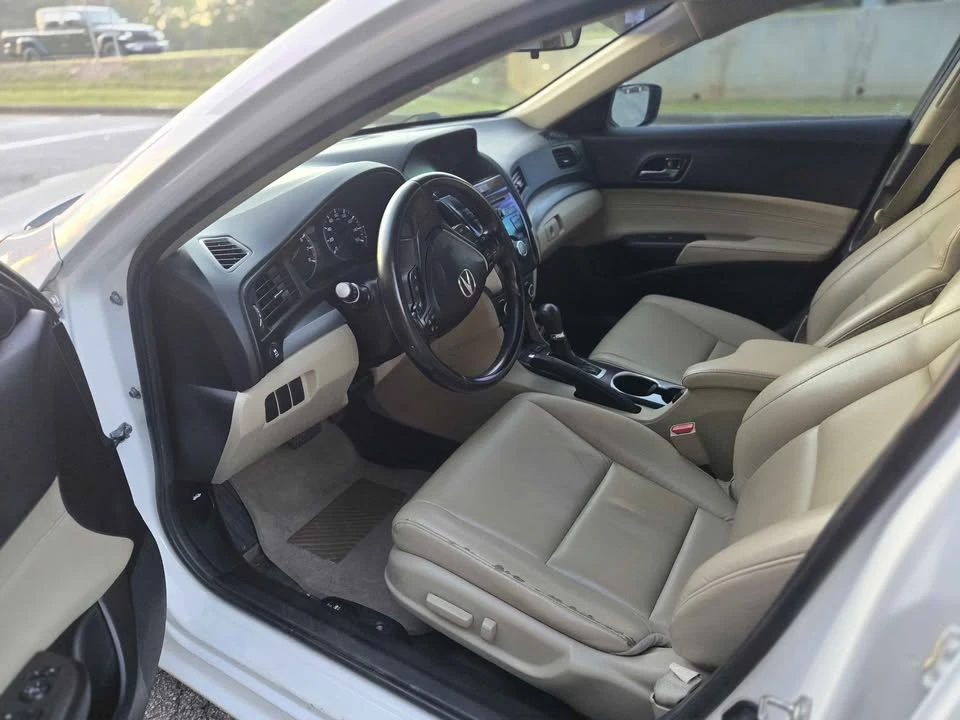 2018 Acura ILX - Image 9 of 20