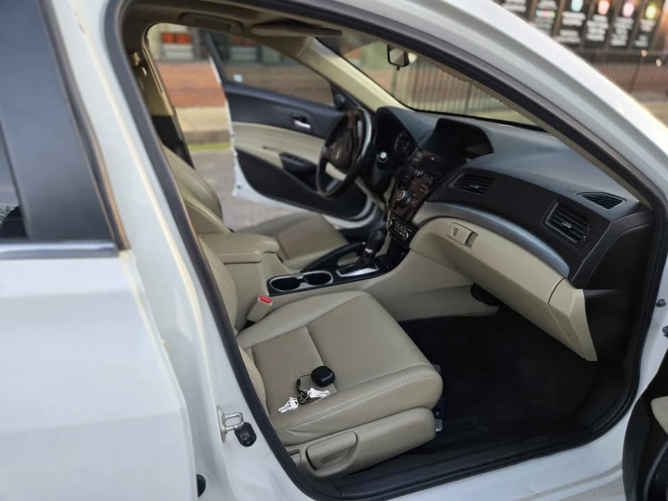 2018 Acura ILX - Image 10 of 20